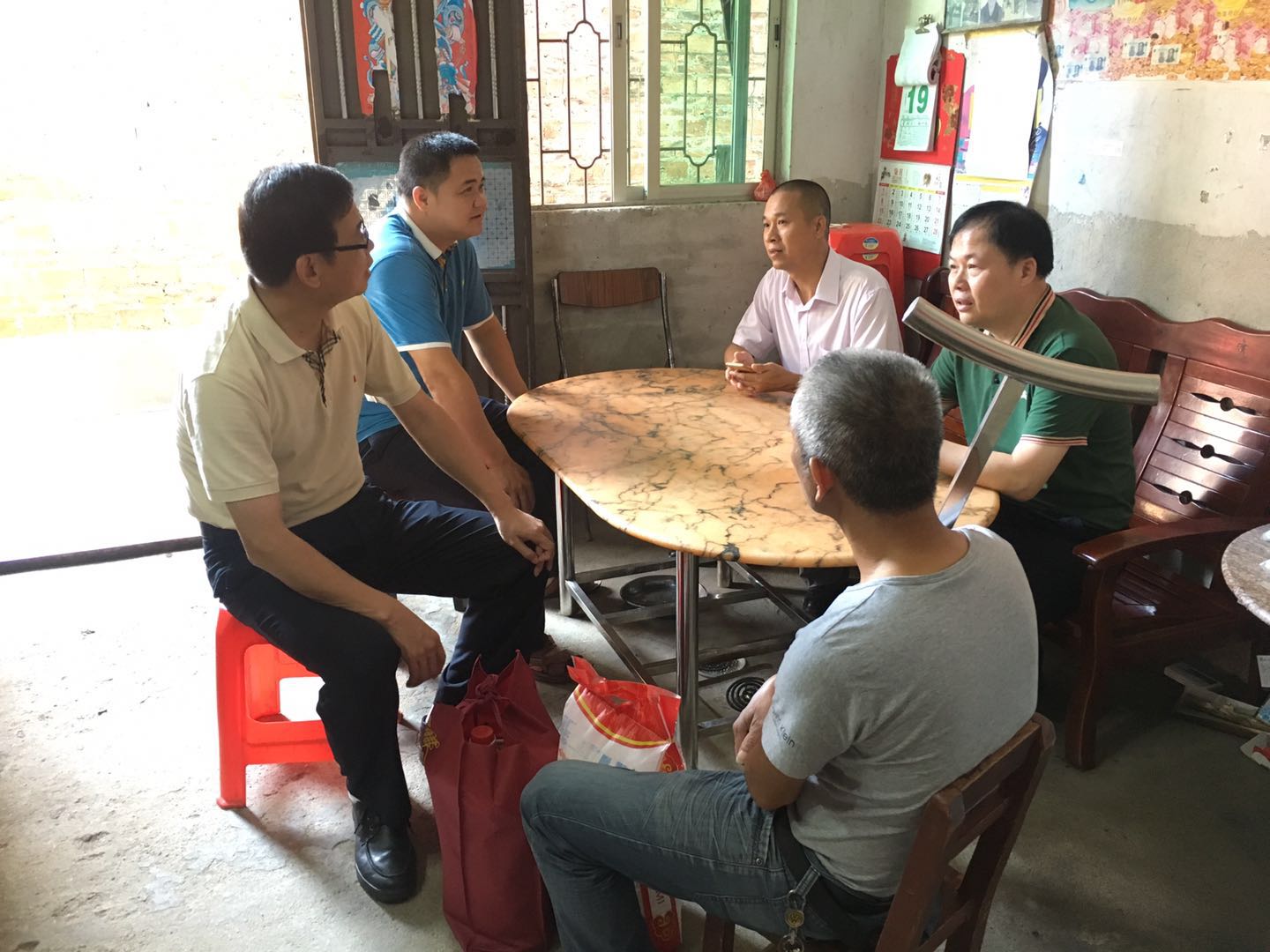 区委常委练立庆同志深入云城街鹏石村开展中秋慰问调研活动